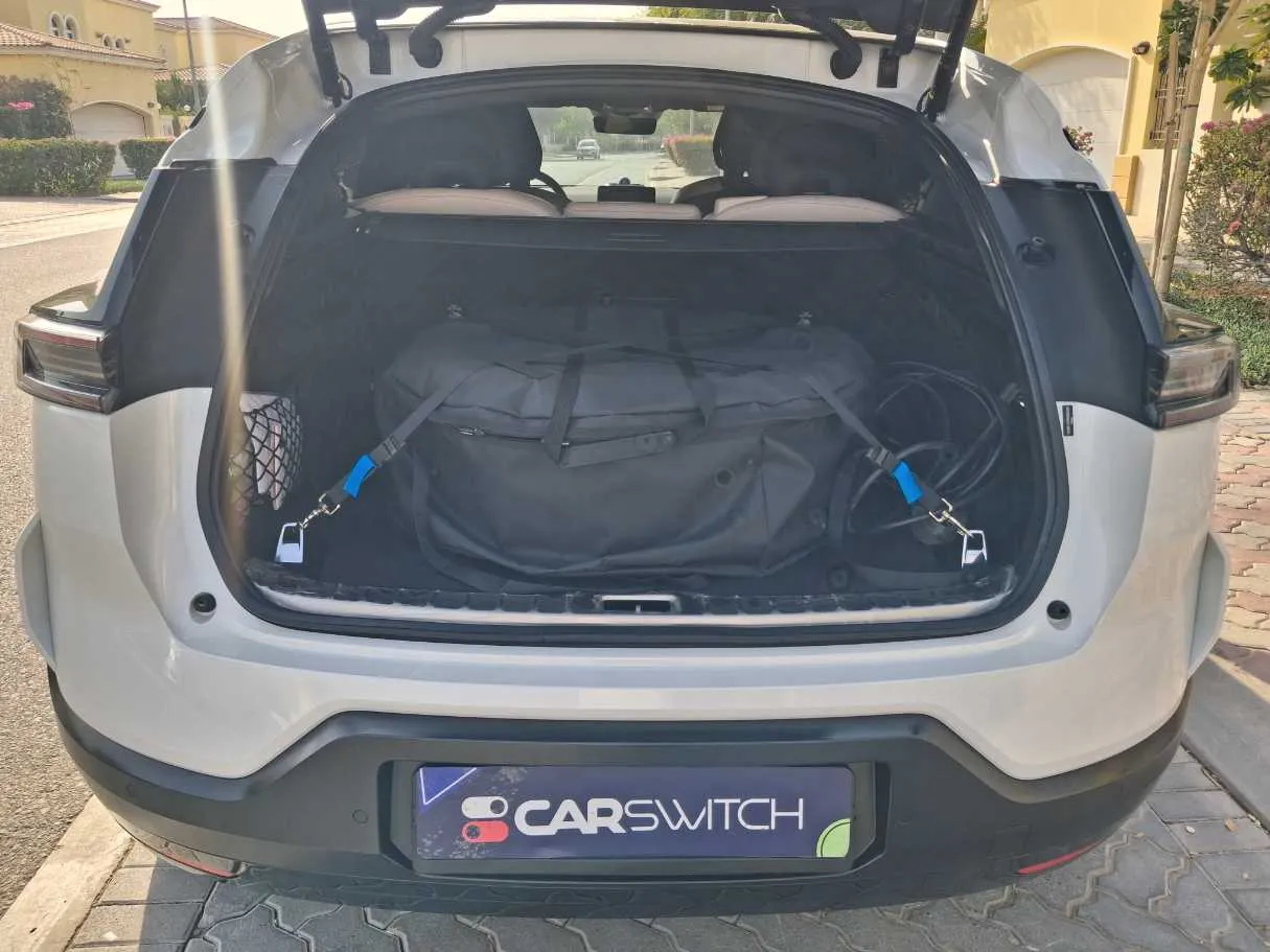 Car image 18