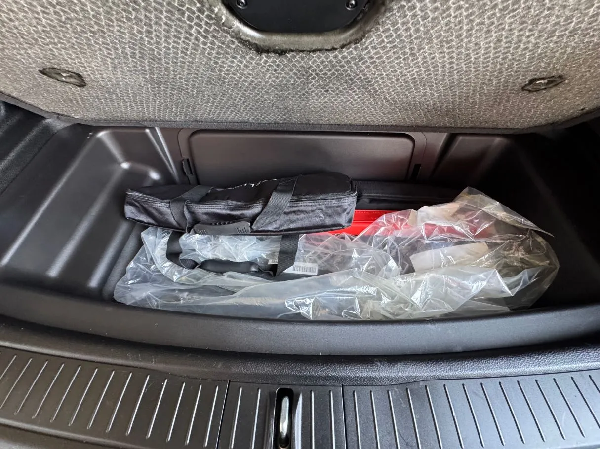 Car image 23