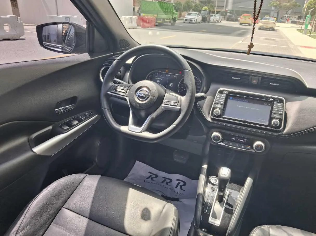 Car image 17