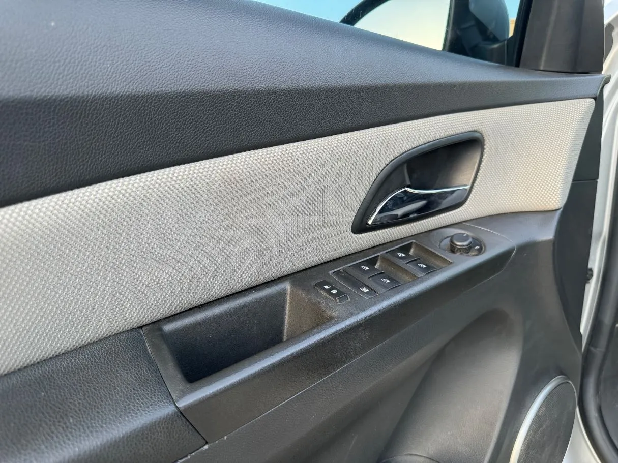 Car image 26
