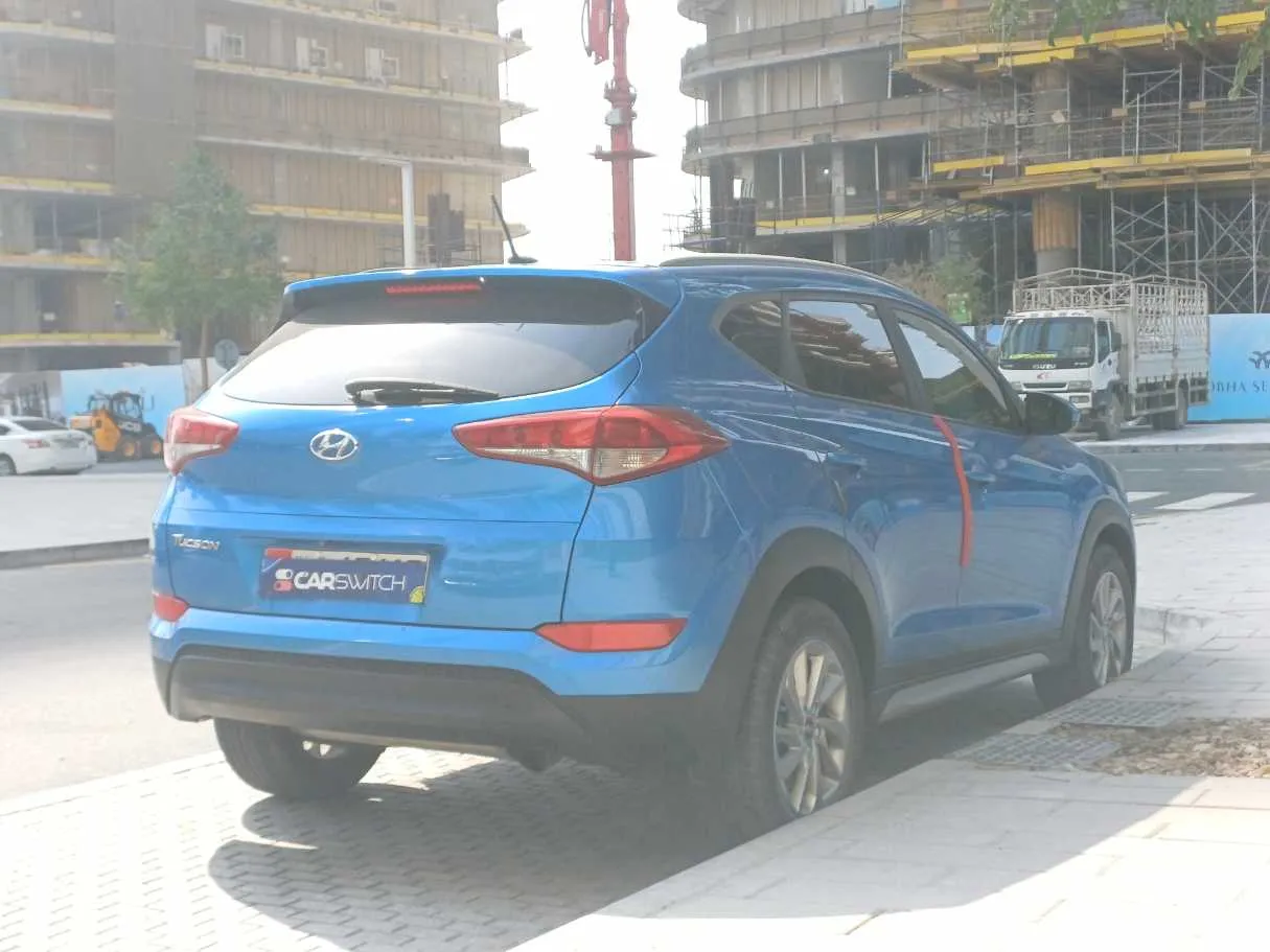 Car image 5