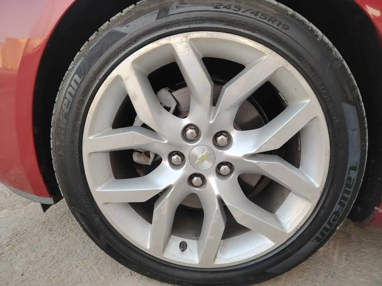 Car image 10