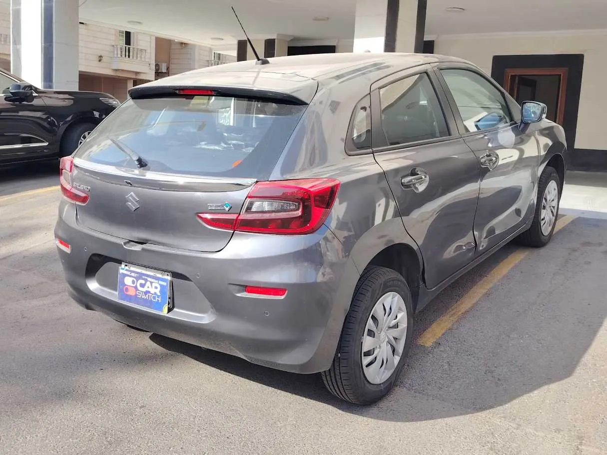 Car image 5