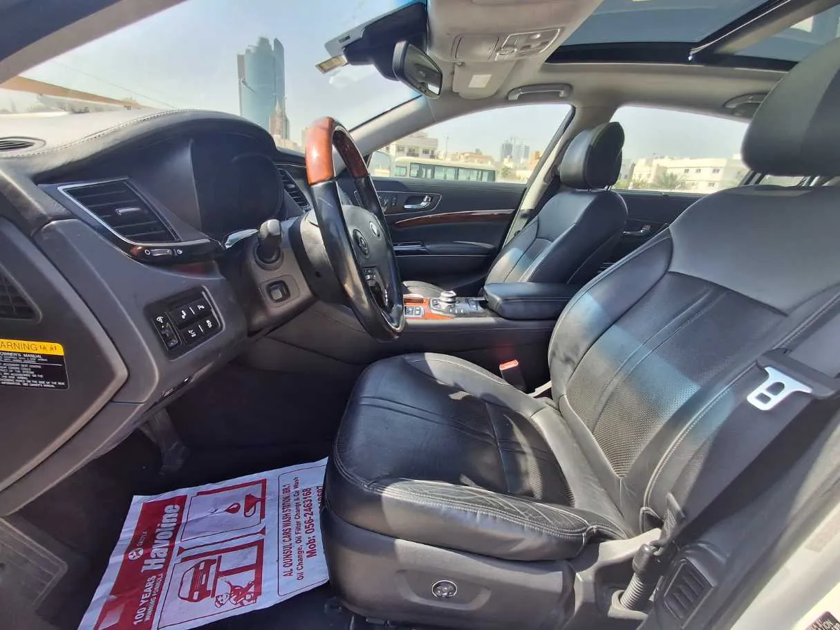 Car image 12
