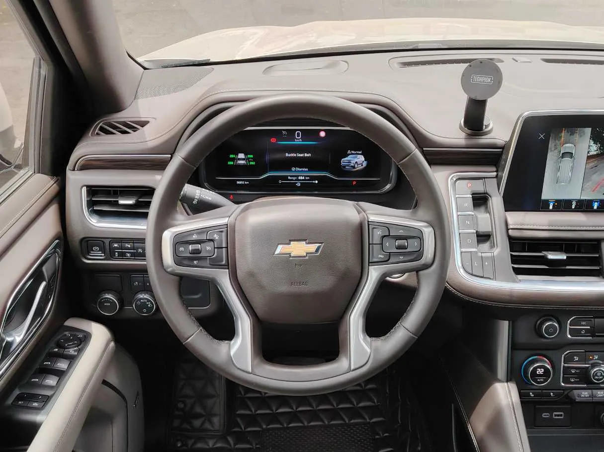 Car image 25