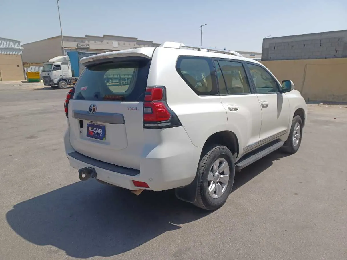 Car image 5