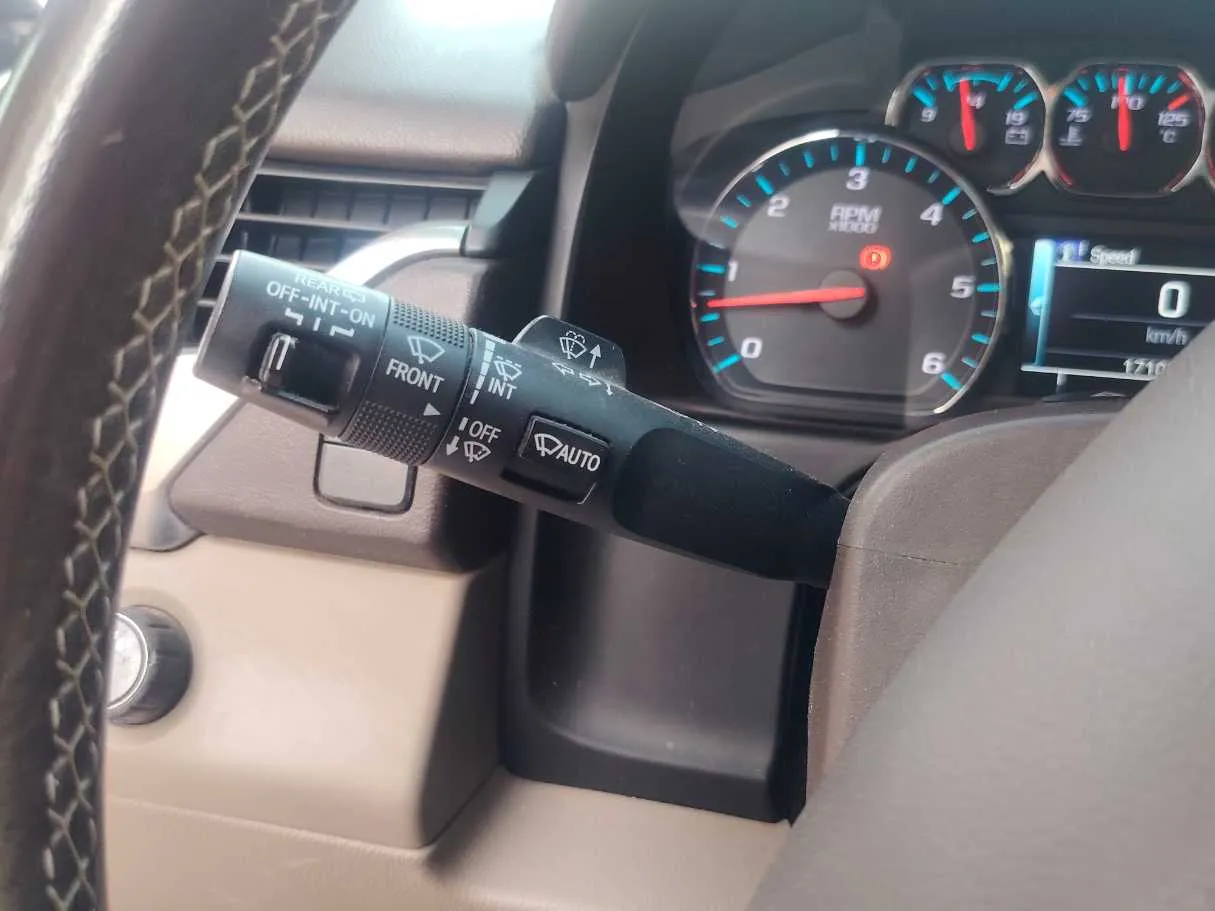 Car image 25