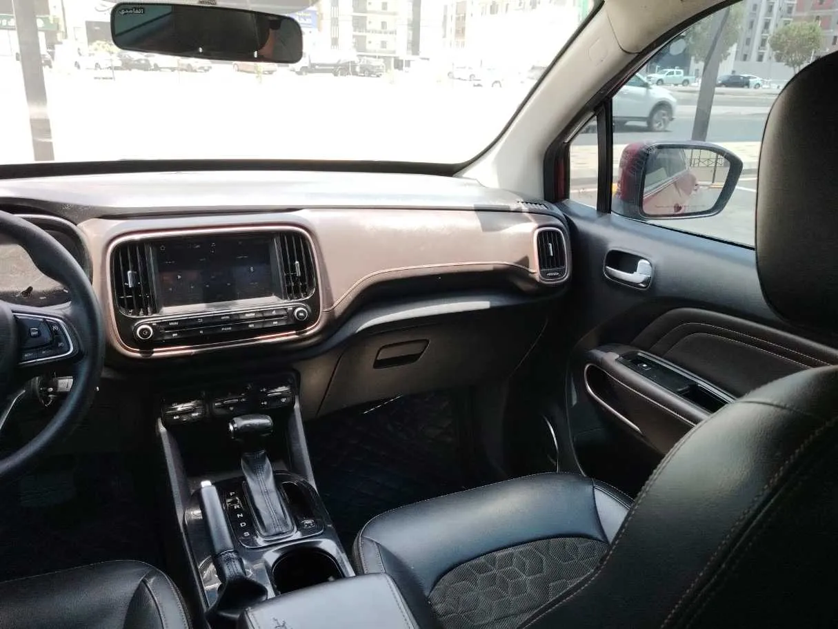 Car image 20
