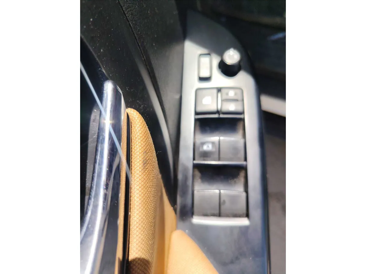 Car image 27