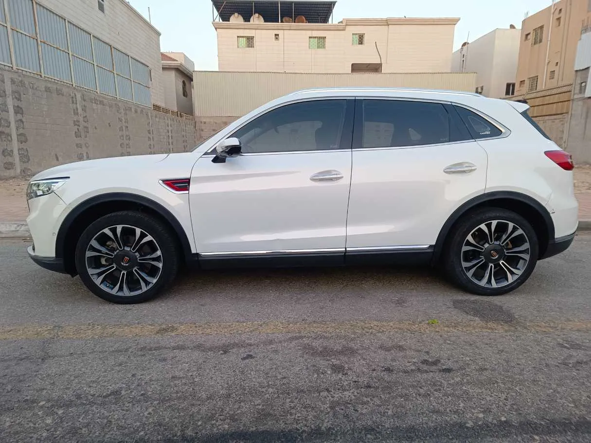 Car image 8