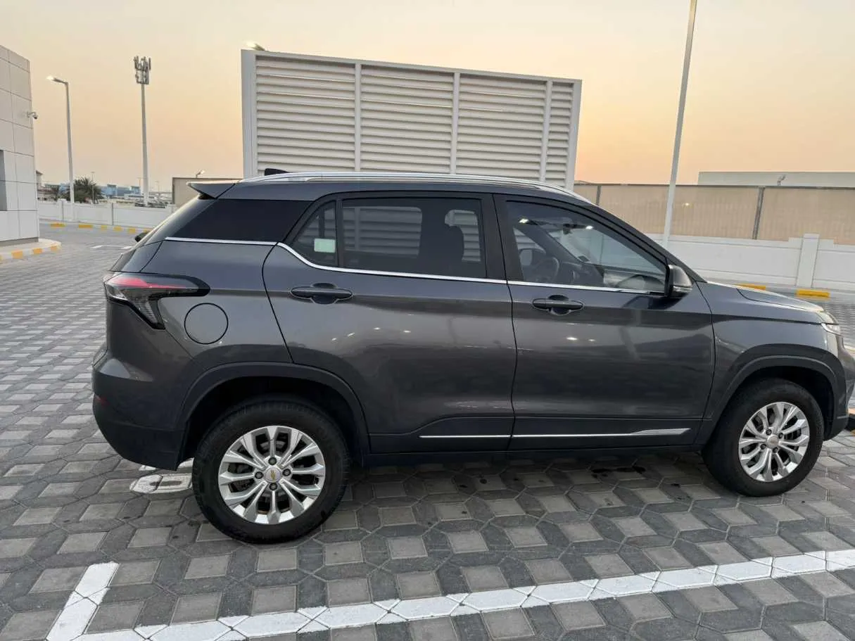 Car image 4