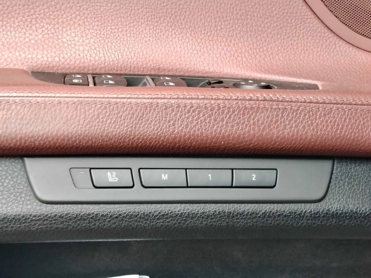 Car image 33