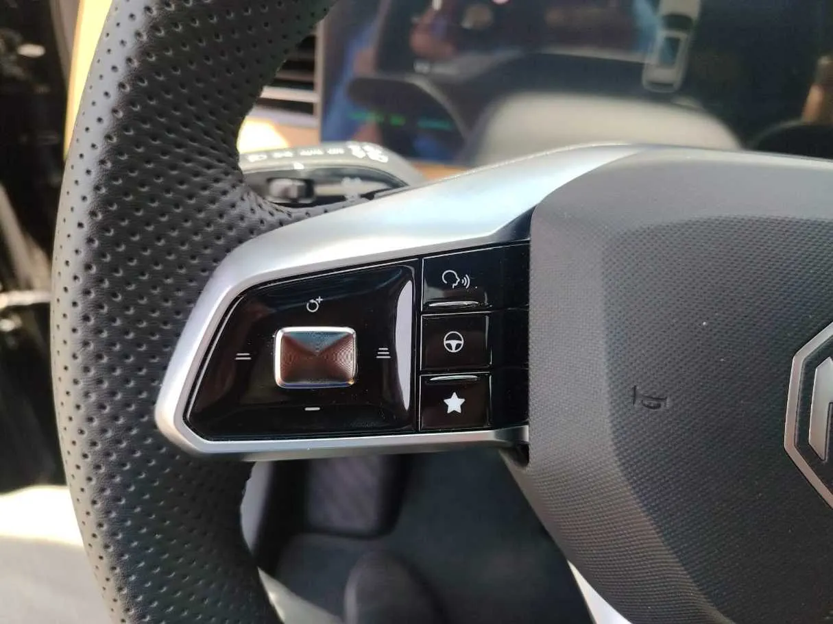 Car image 40