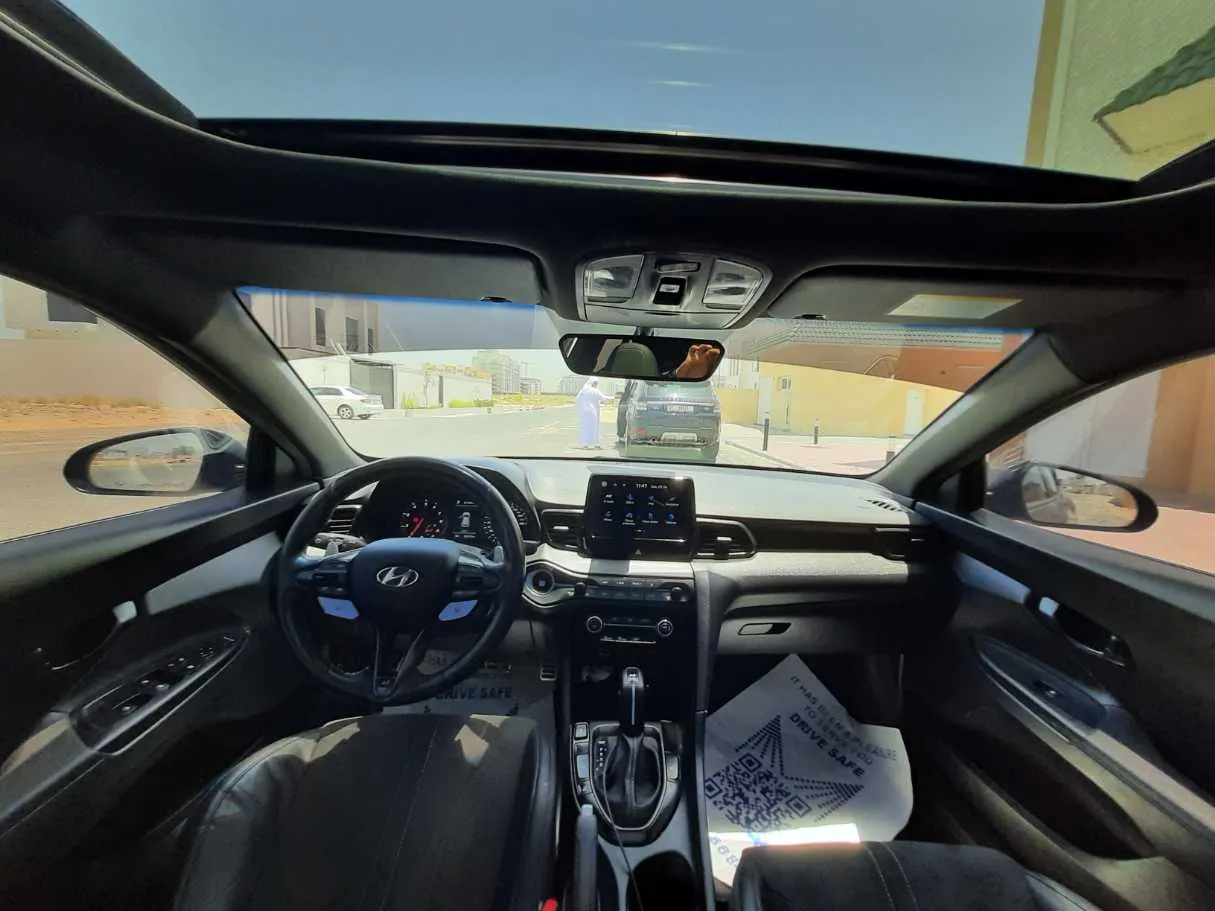 Car image 15