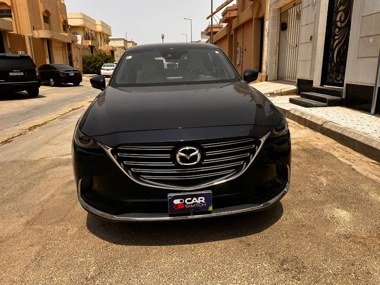 Car image 2