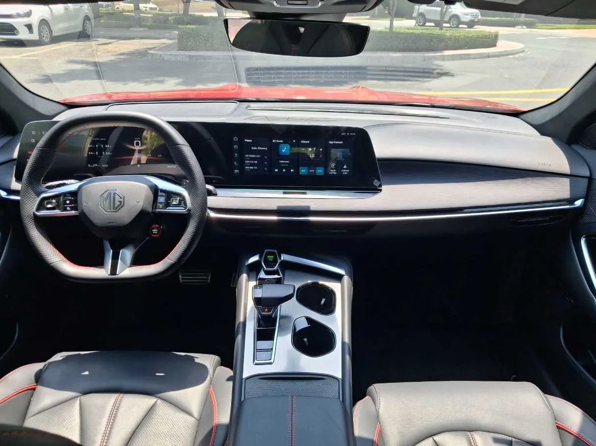 Car image 14
