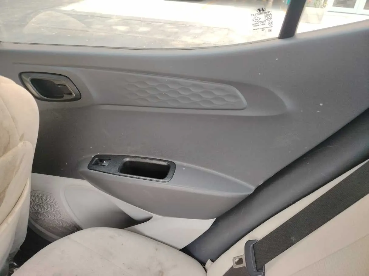 Car image 33