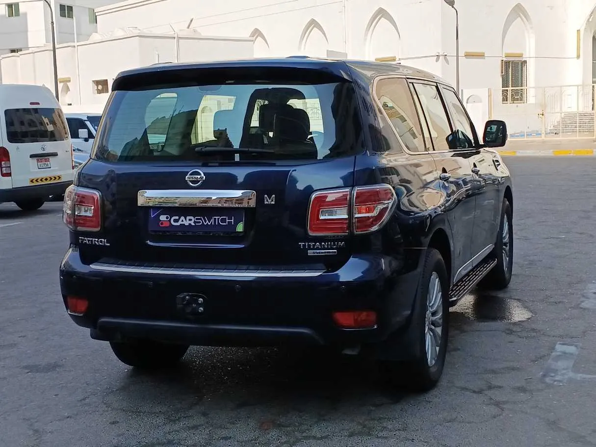 Car image 5