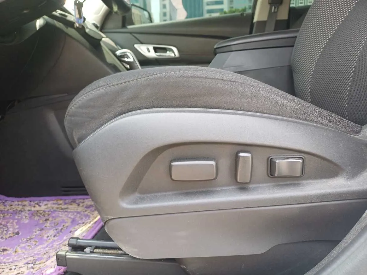 Car image 20