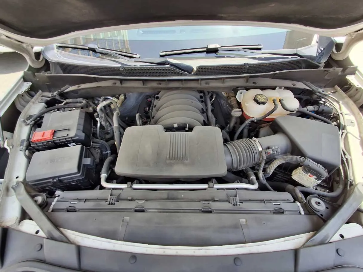 Car image 25