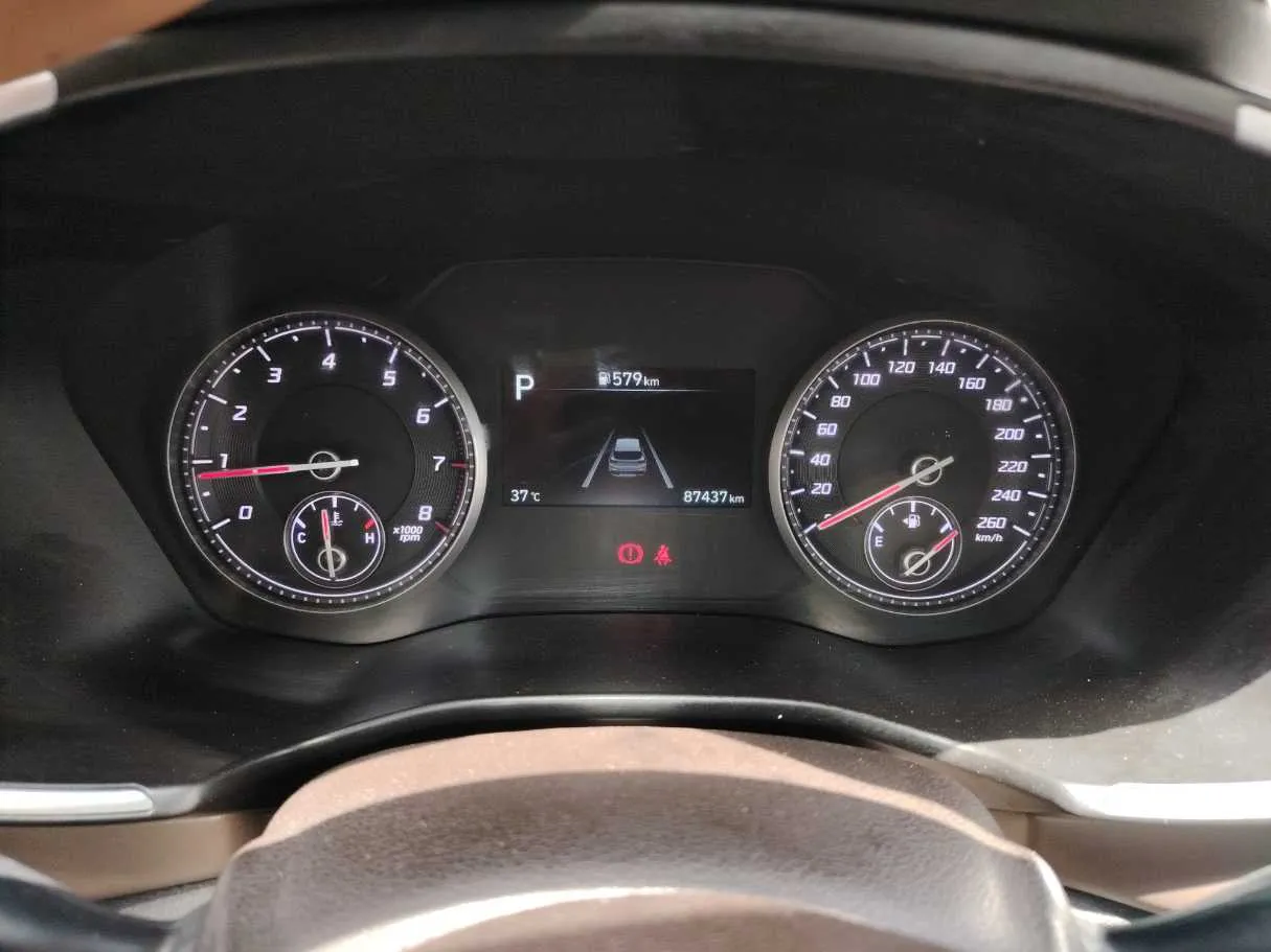 Car image 24