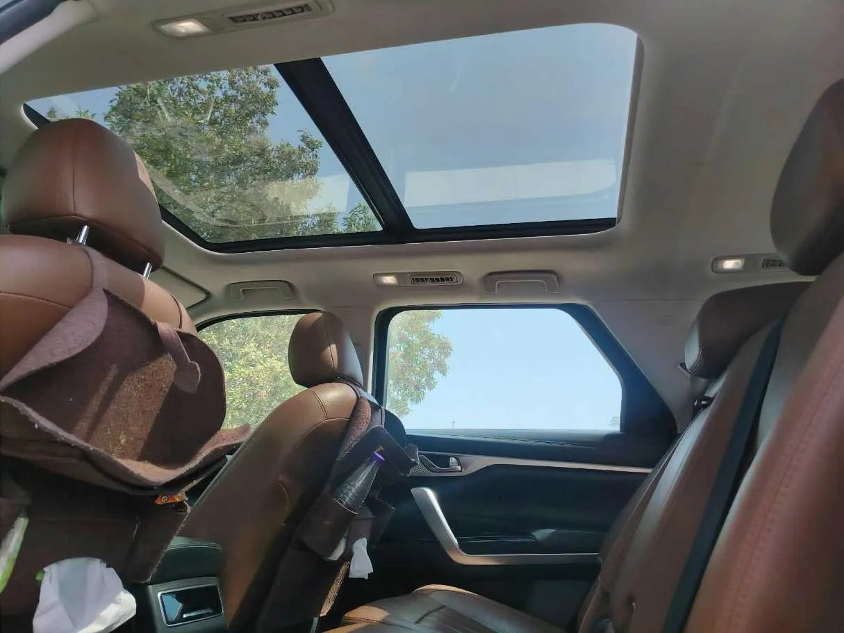 Car image 20