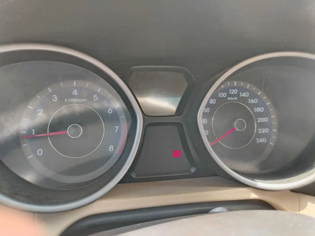Car image 26
