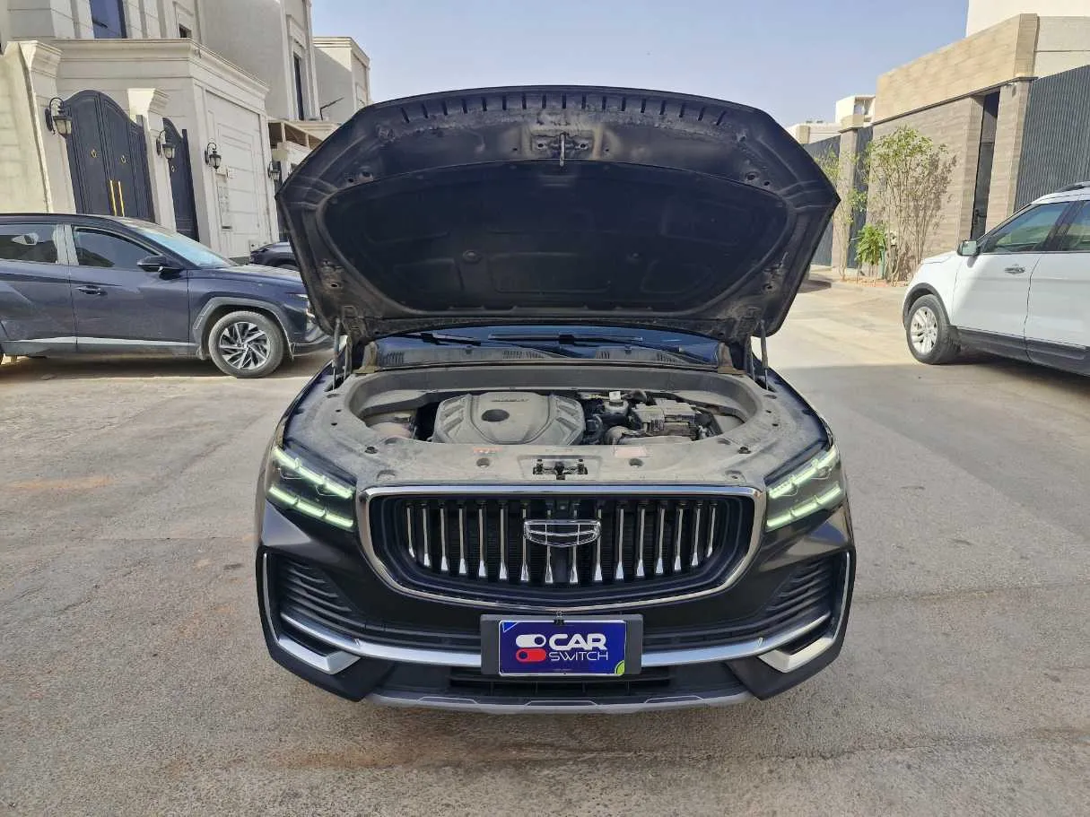 Car image 25