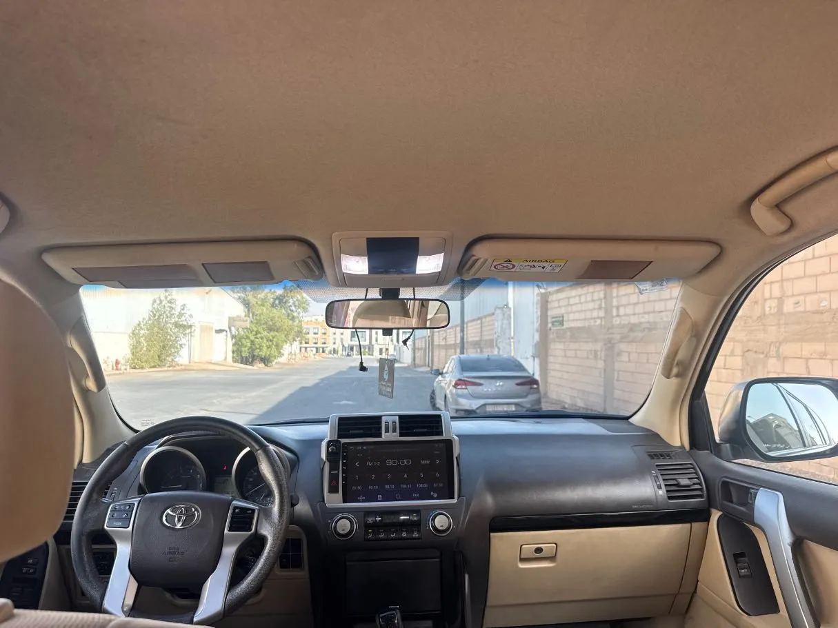 Car image 17