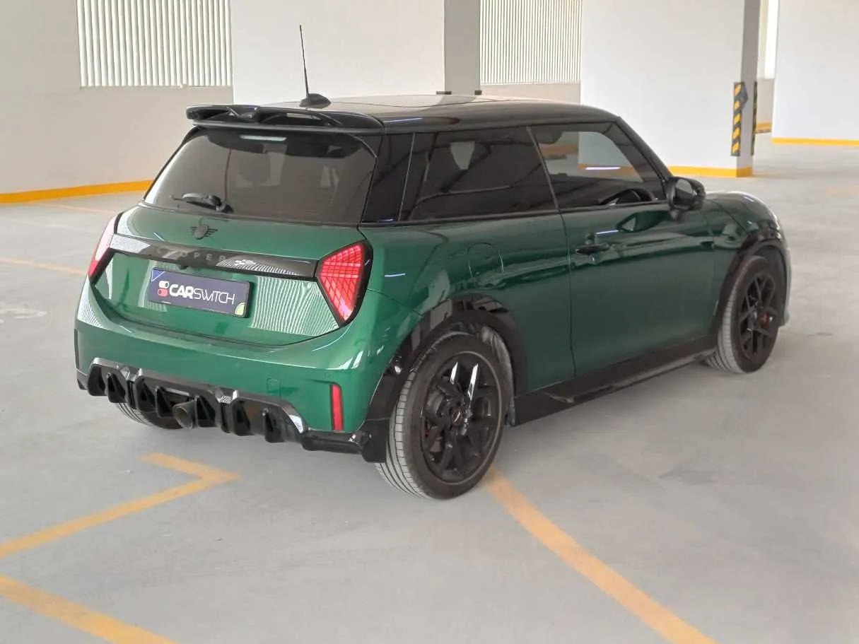 Car image 7