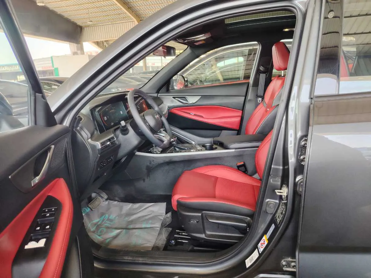 Car image 13