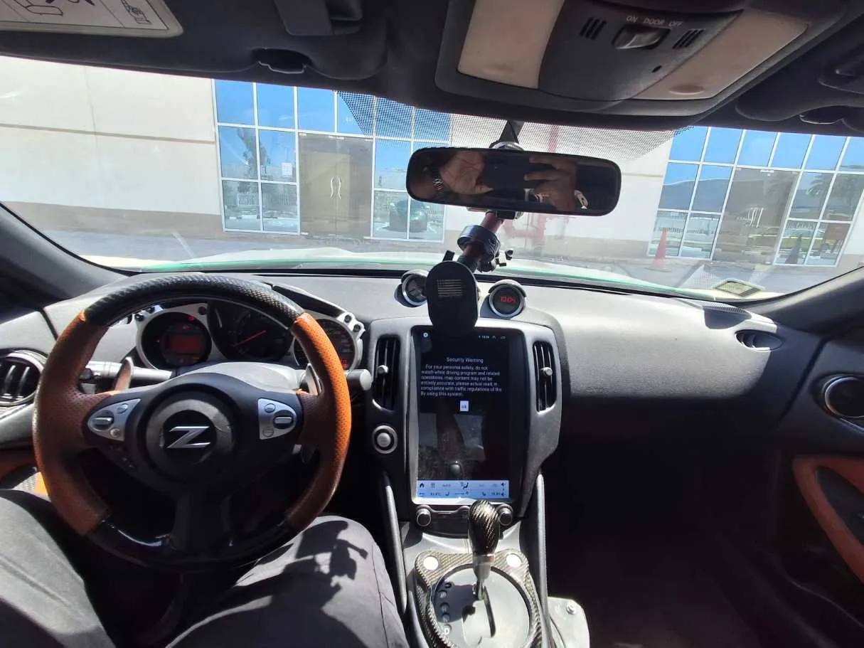 Car image 14