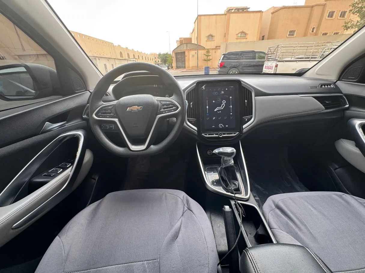 Car image 15