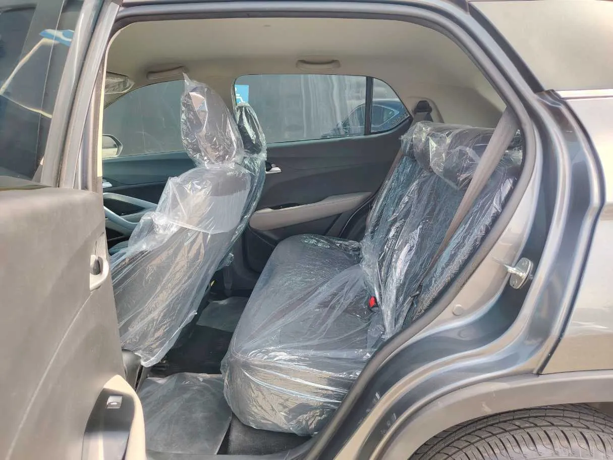 Car image 15