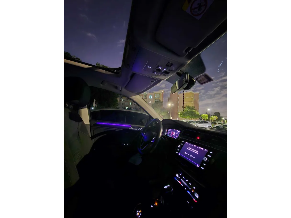 Car image 24