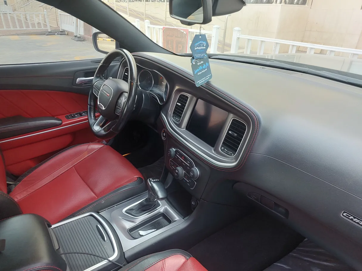 Car image 7