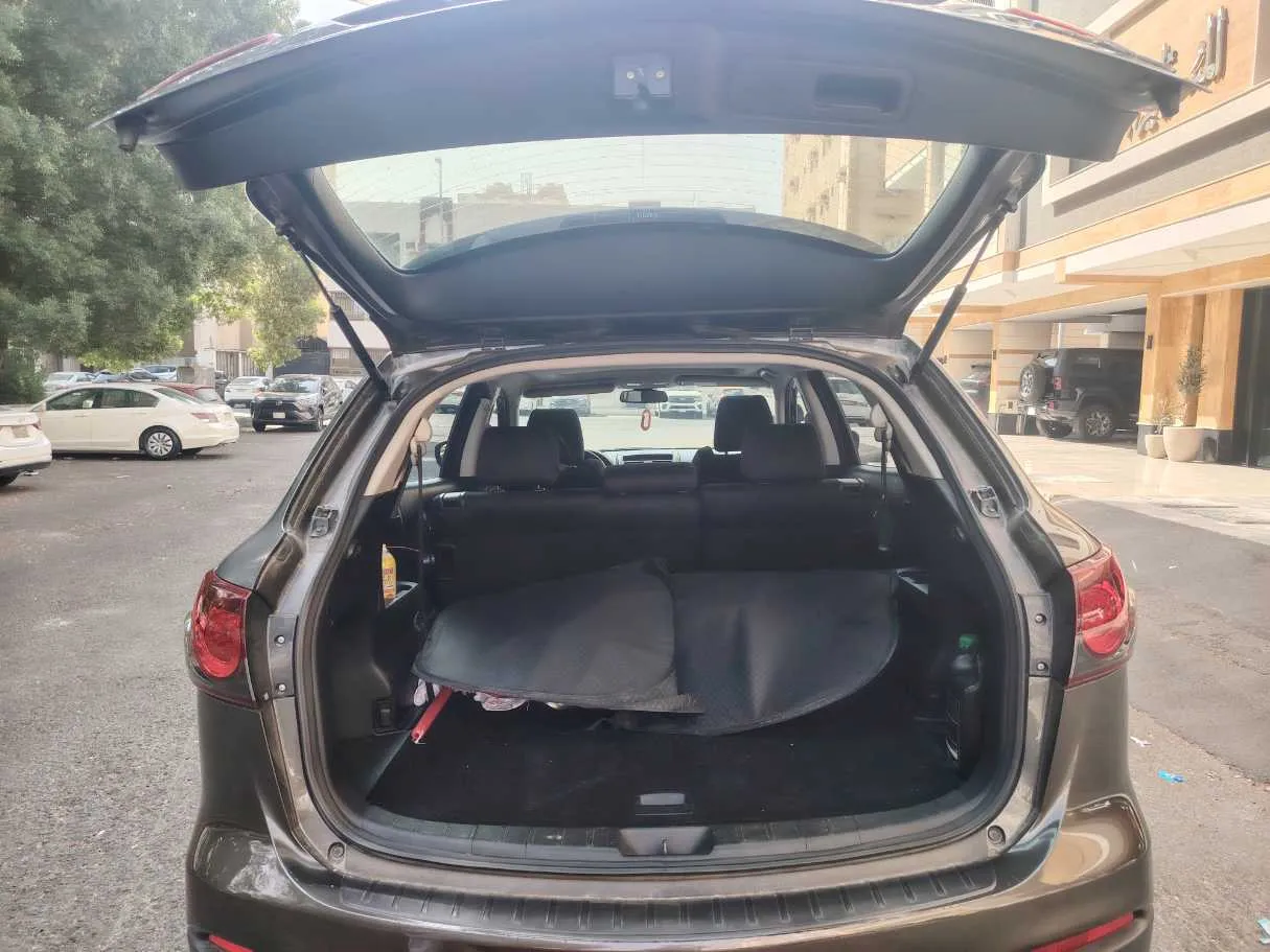 Car image 23