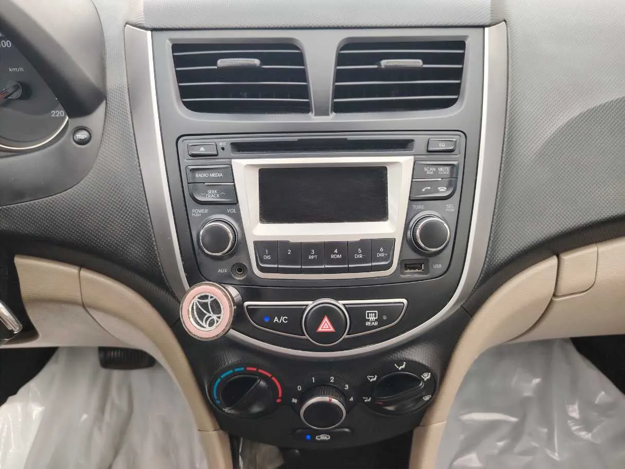 Car image 20
