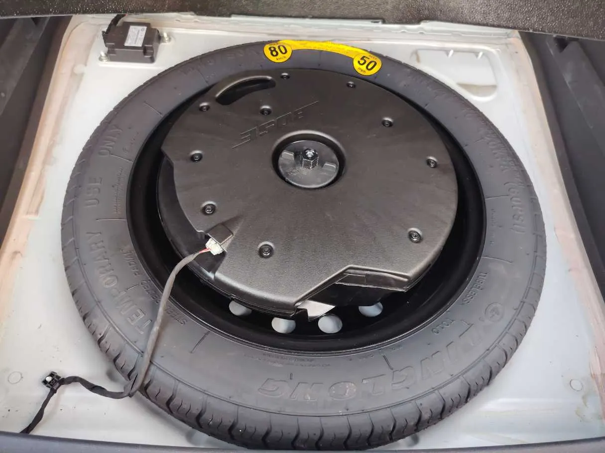 Car image 33