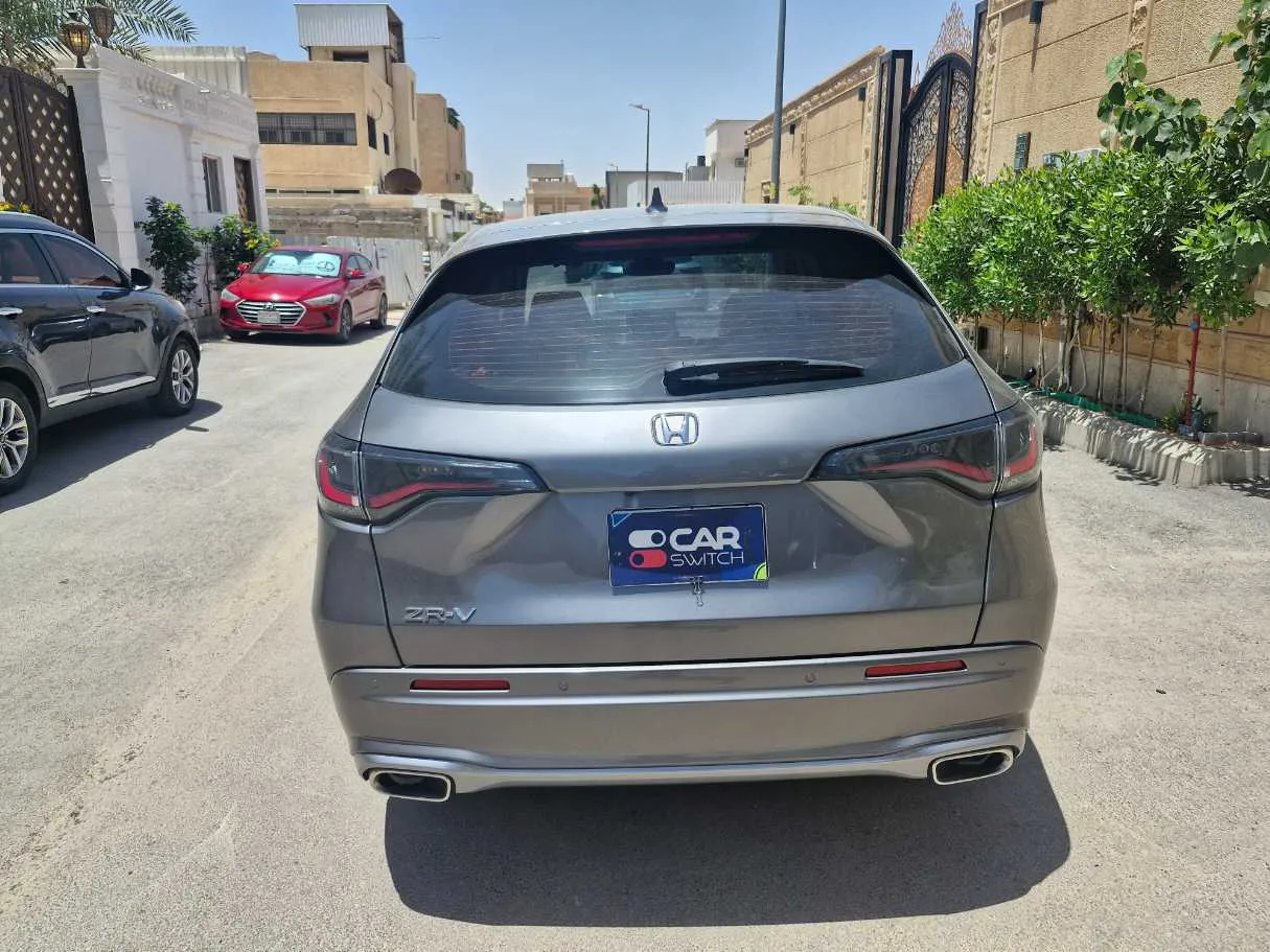Car image 6