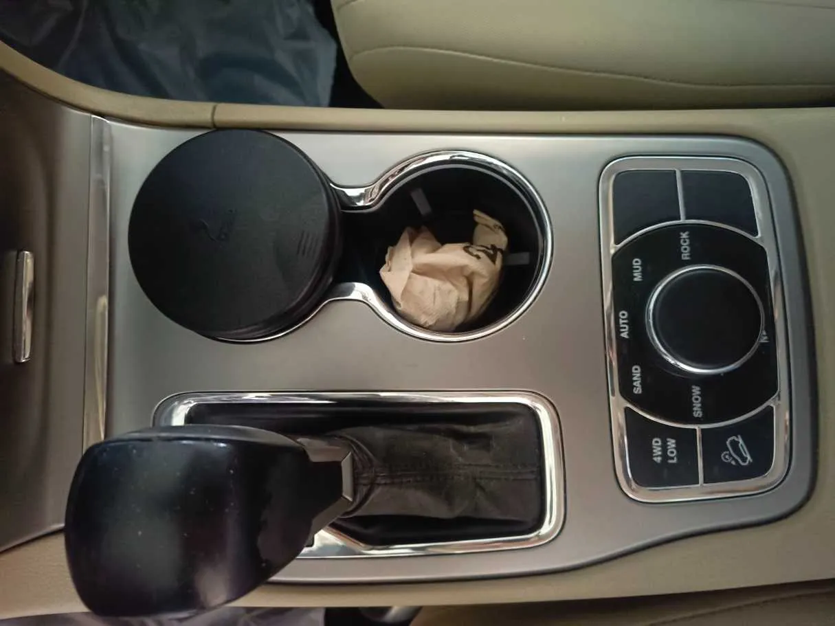 Car image 23