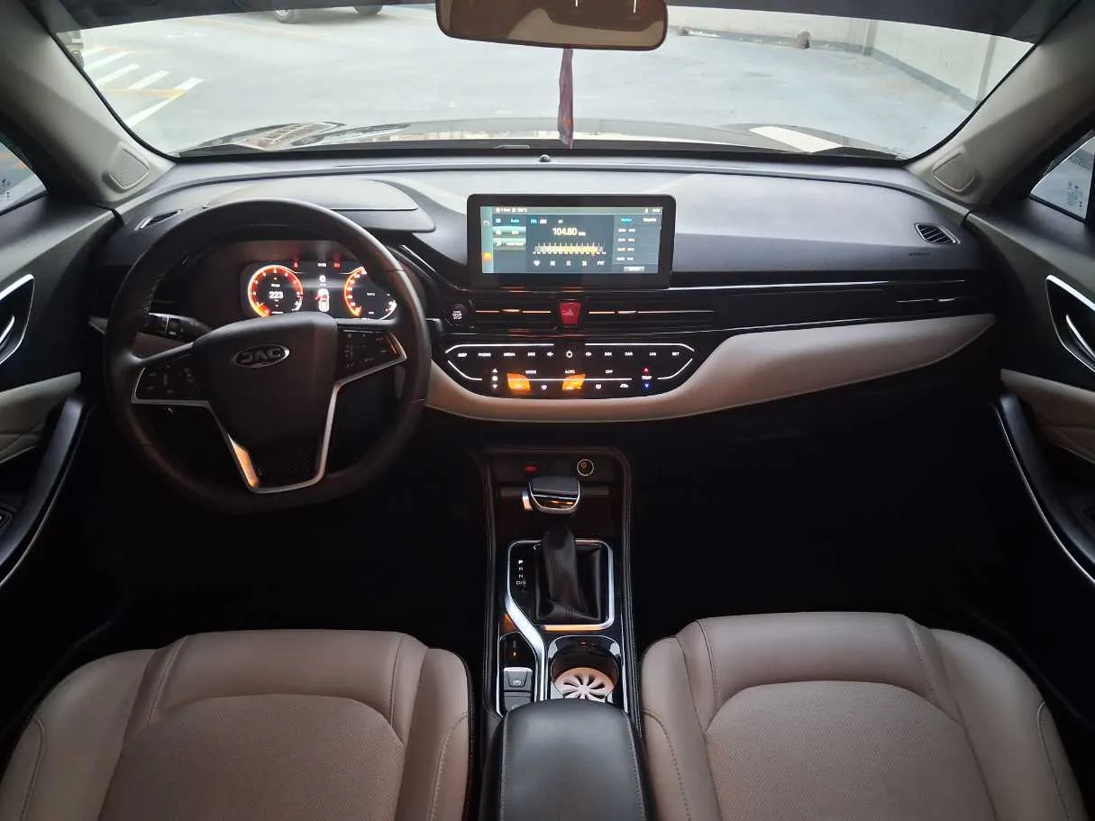 Car image 15