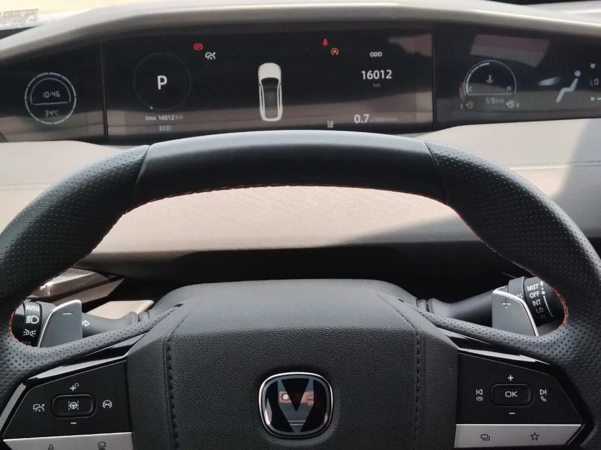 Car image 34