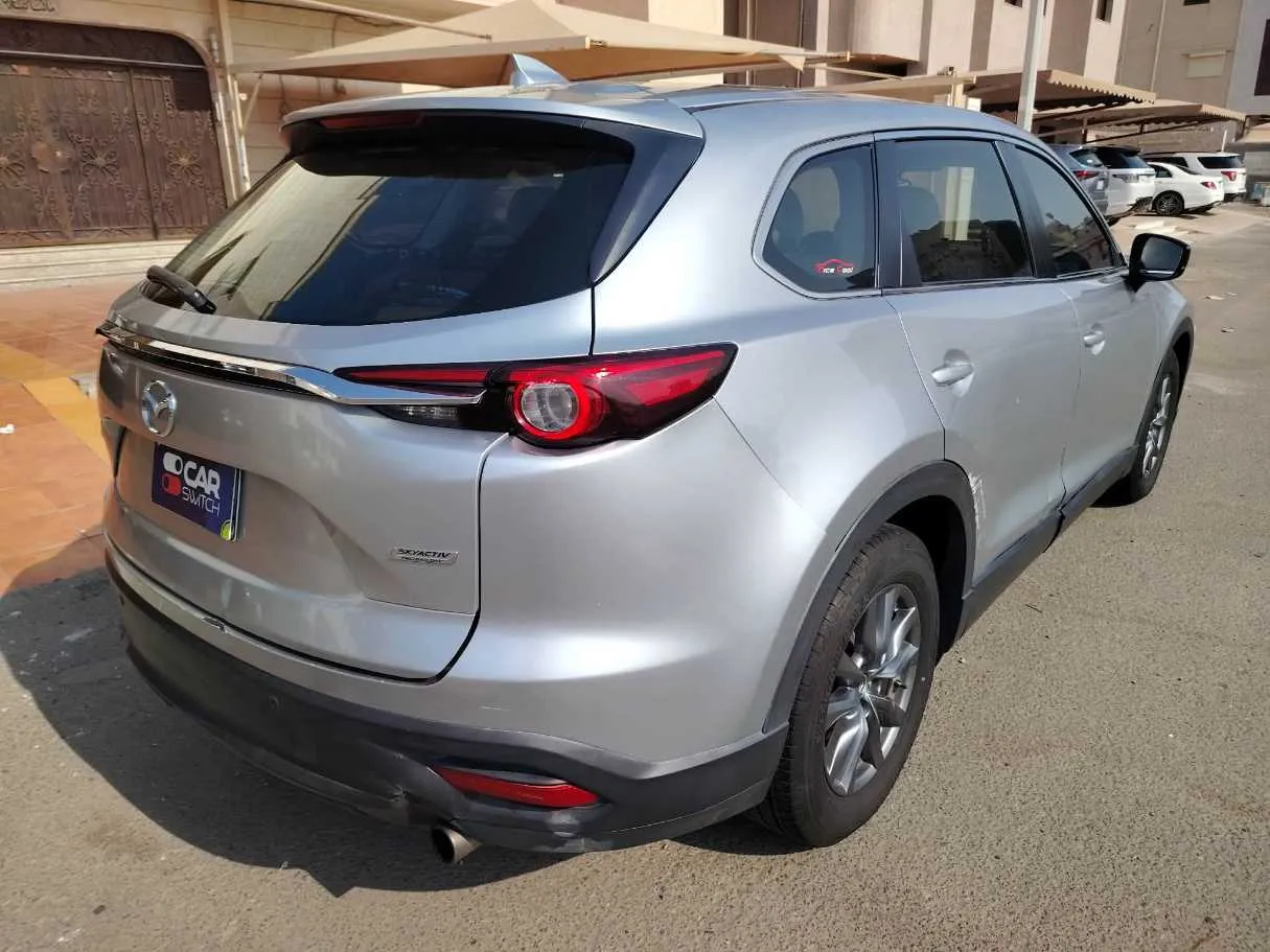 Car image 5