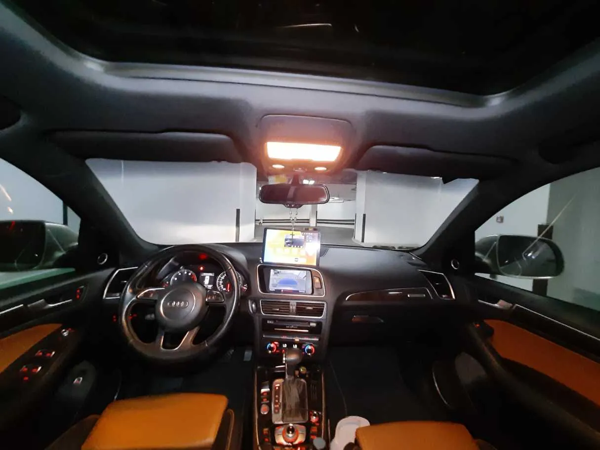 Car image 13