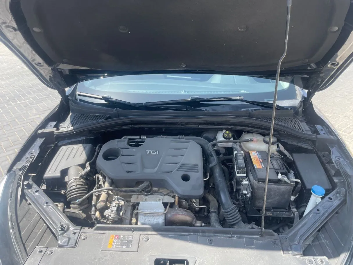 Car image 25