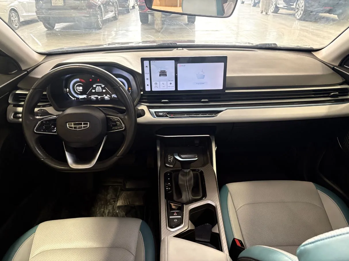Car image 14