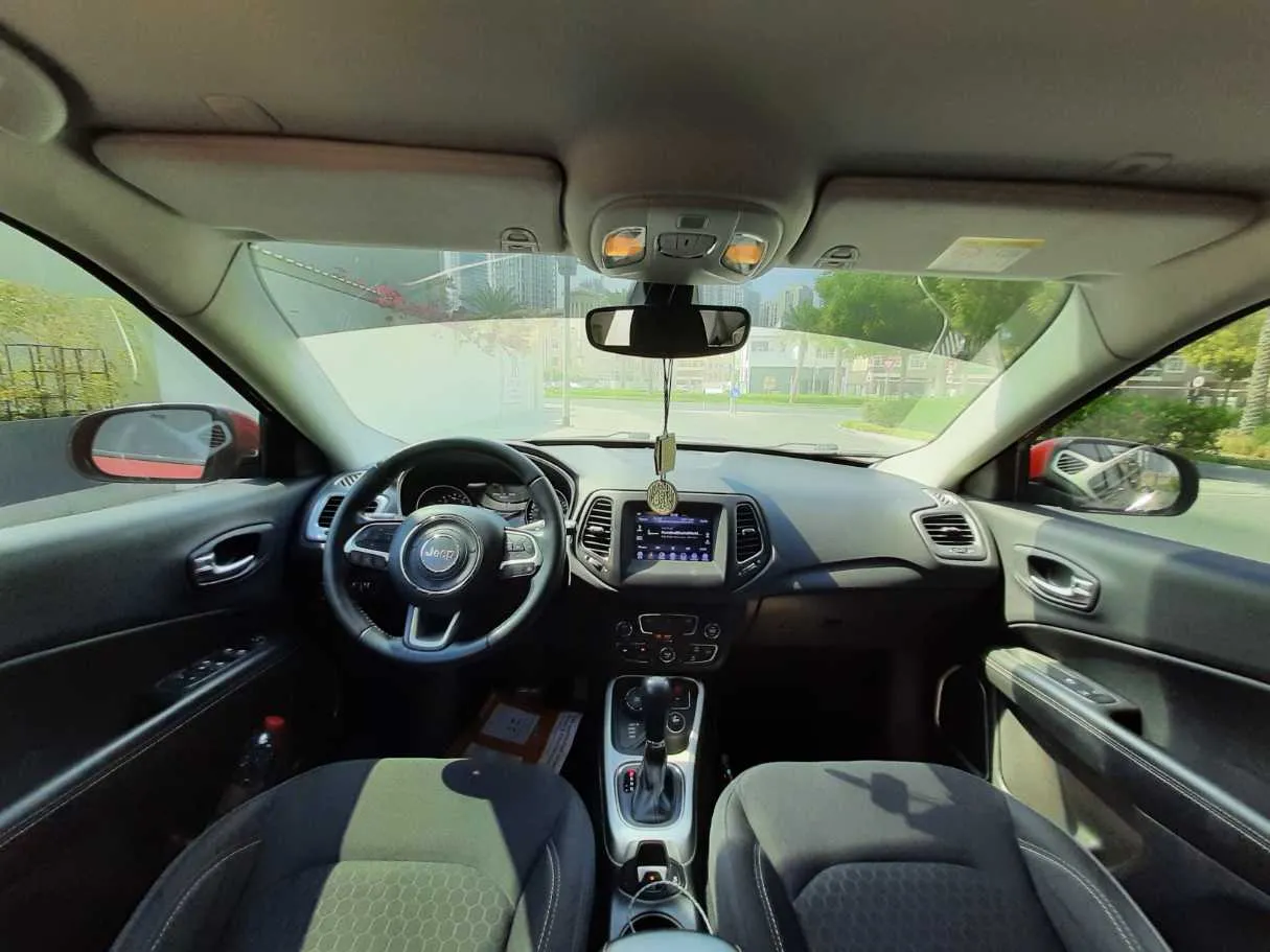 Car image 17