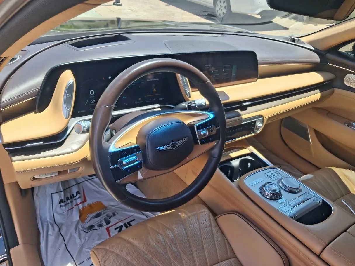 Car image 11