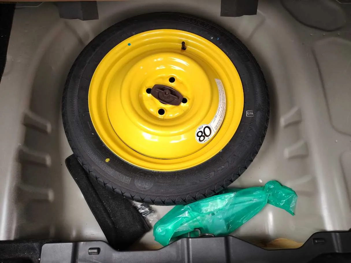 Car image 27